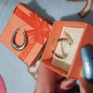 AUTHENTIC GENUINE SOLID 14K WHITE GOLD SASSY HOOPS EARRINGS